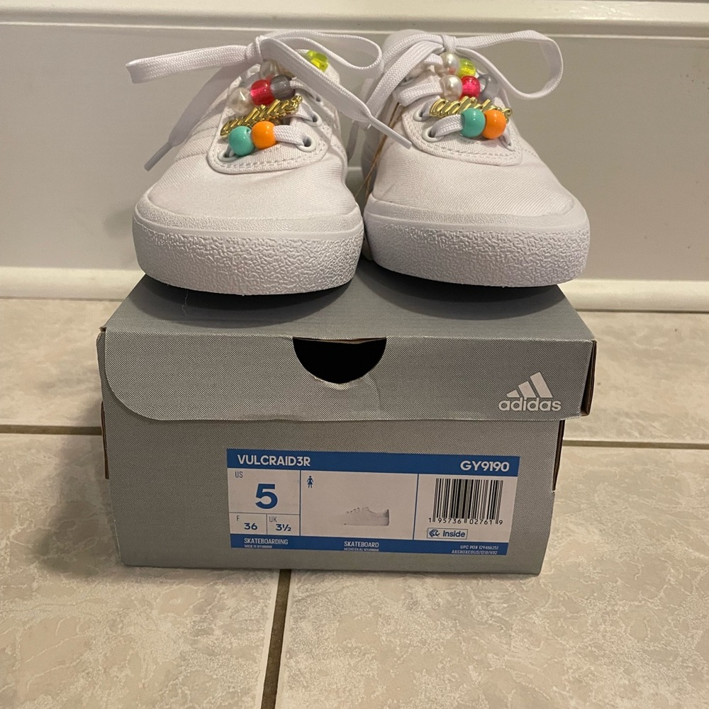 Adidas Women's FARM RIO X Vulc Raid3r Shoes, Cloud White/Gold Metallic